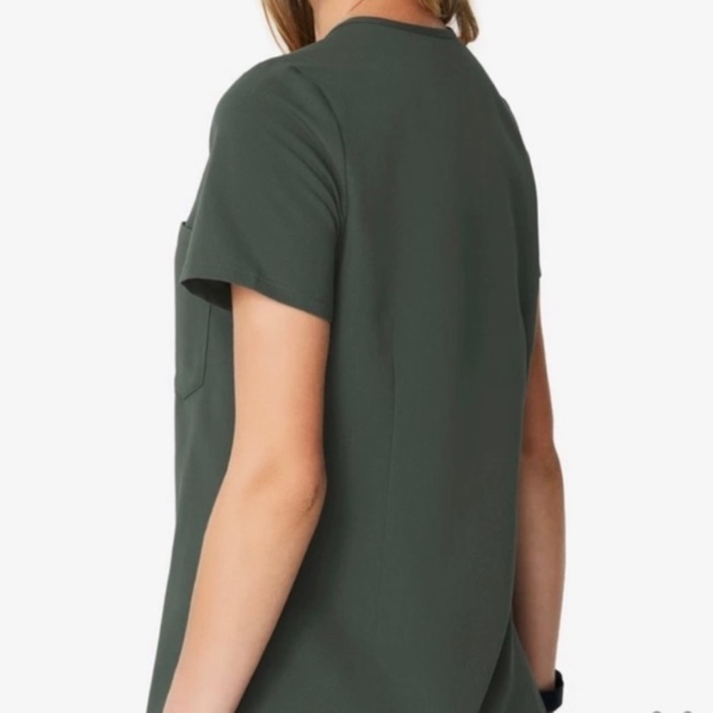 Figs scrub top